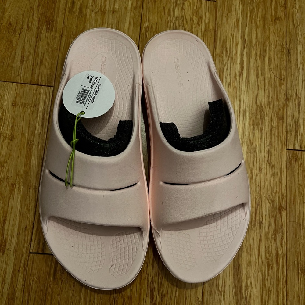 OOFOS Pink Slides